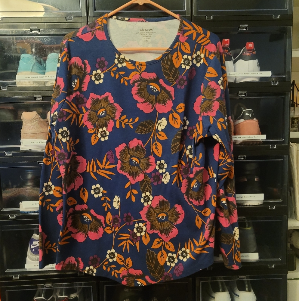 Vicki Wayne Long Sleeve Short